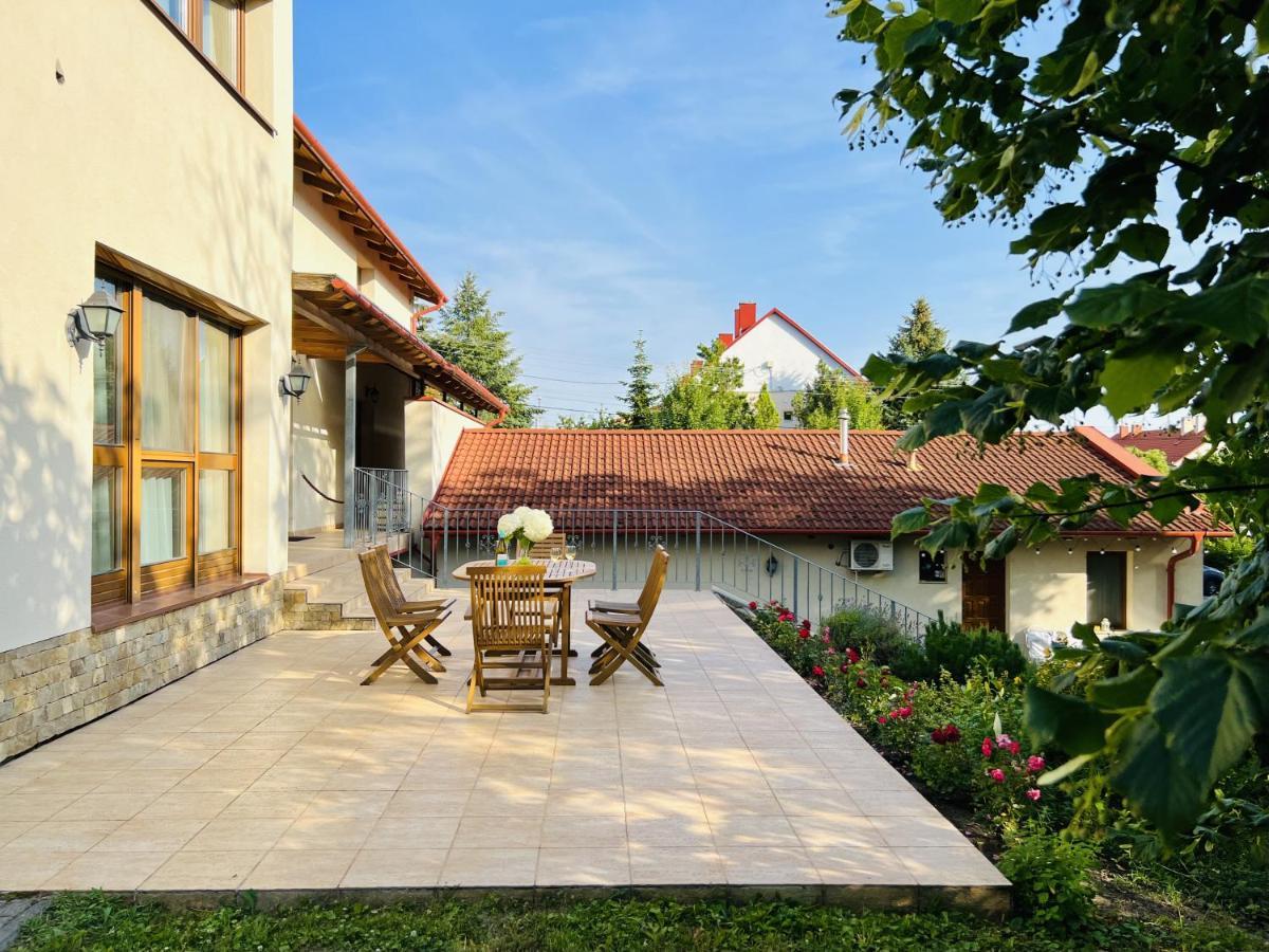 Villa Szofia Veszprem Apartments Buitenkant foto